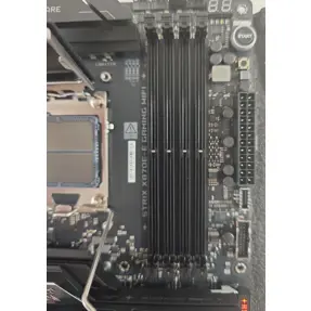 asus-rog-strix-x870e-e-gaming-wifi-amd-x870e-am5-ddr5-atx-90-61442-305400006.webp