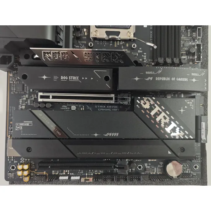 Asus ROG Strix X870E-E Gaming WIFI, AMD X870E, AM5, DDR5, ATX, 90MB1IB0-M0EAY0 - Artikl umanjene vrijednosti - Slika 15