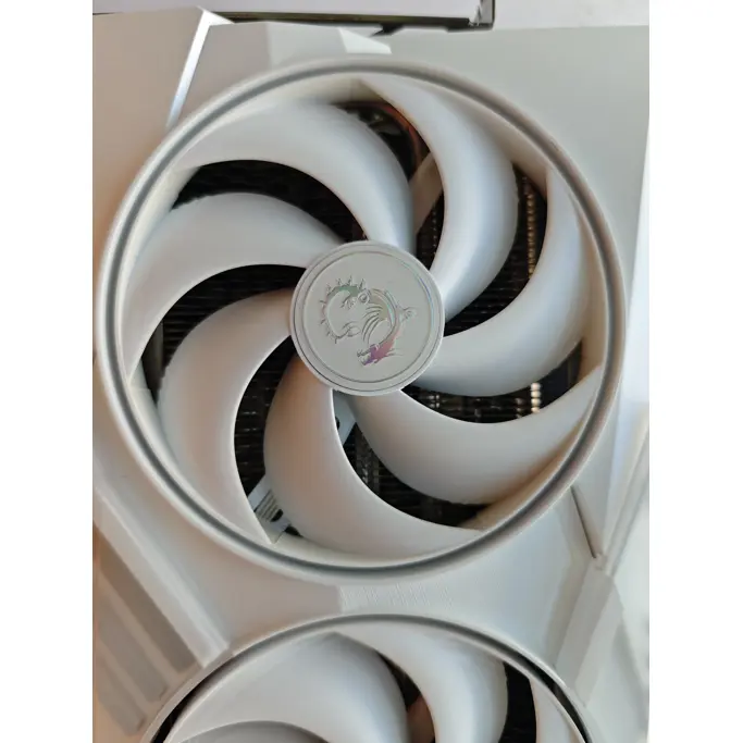 MSI RTX5080 Gaming Trio OC WHITE - Artikl umanjene vrijednosti - Slika 17